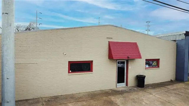 216 E Main St - Main St Tavern thumbnail 2