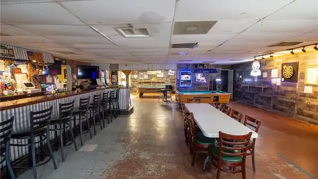 216 E Main St - Main St Tavern thumbnail 3