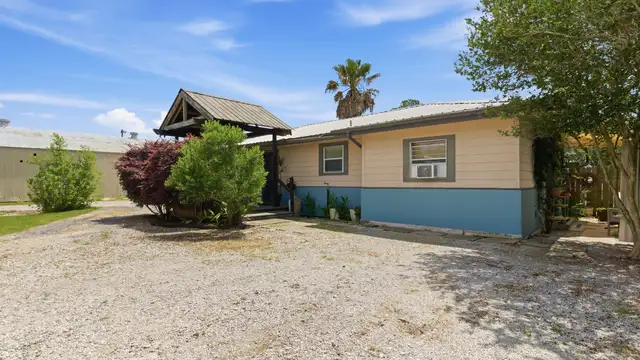3121 Cameron St thumbnail 2