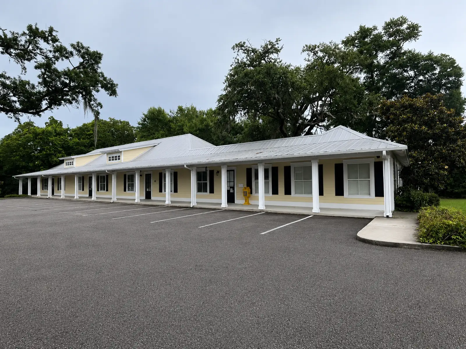PASS ROAD OFFICE BUILDING | 5,600 SF