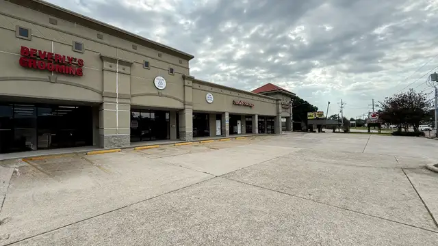 St. George Shopping Center Suites For Lease thumbnail 3