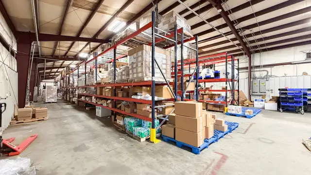 NN-Leased ±12,500 SF Office / Warehouse thumbnail 4