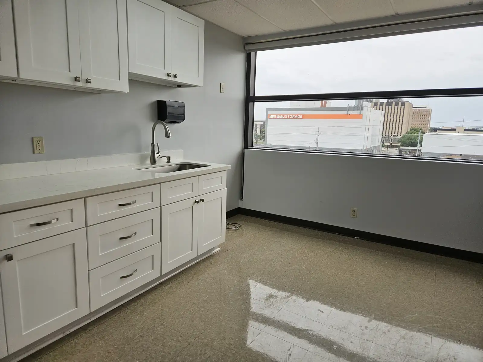 Suite 400 - The Best Full Service Office Rate in Metairie CBD