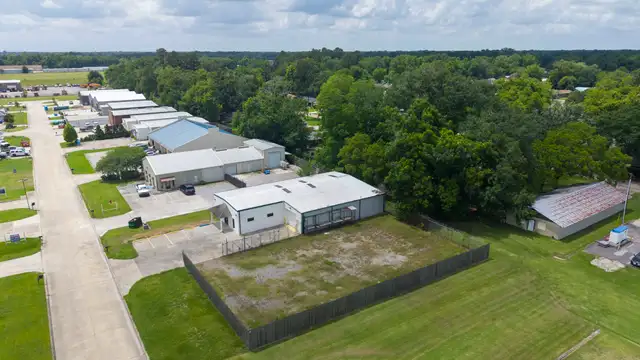 Climate Controlled Office/Warehouse with Yard thumbnail 4
