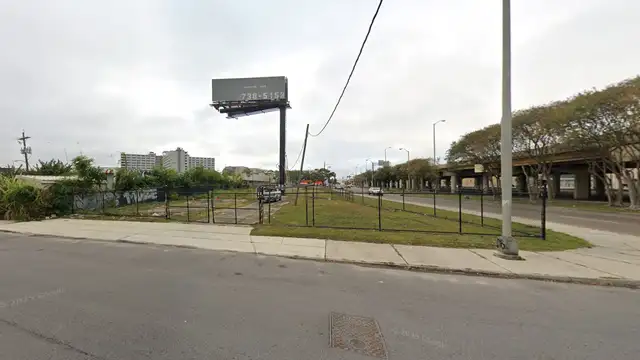 1127-1129 S Rampart St thumbnail 2