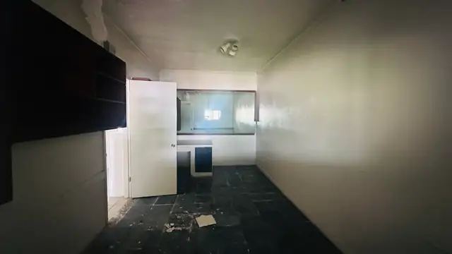 1003 Whitney Ave. thumbnail 3