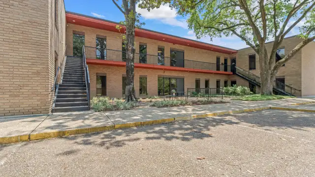 7732 Goodwood Blvd thumbnail 5