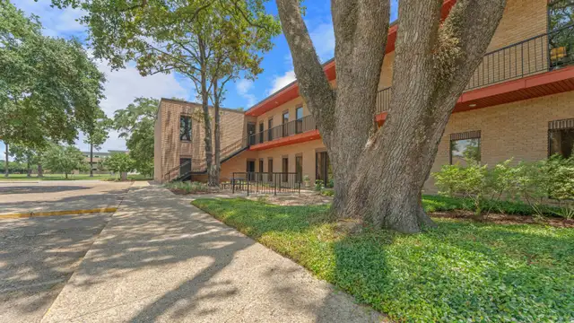 7732 Goodwood Blvd thumbnail 4