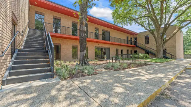 7732 Goodwood Blvd thumbnail 3