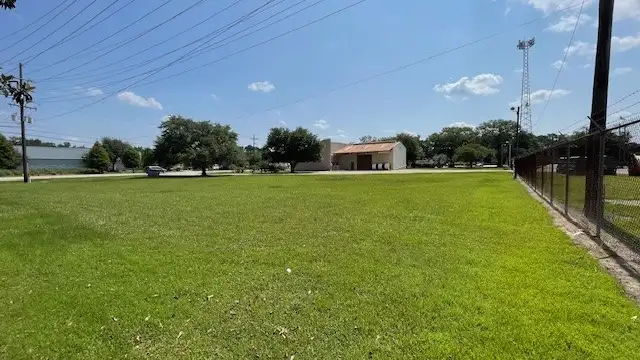 2081 Gause Blvd E thumbnail 2