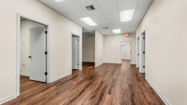 One Calais Office image