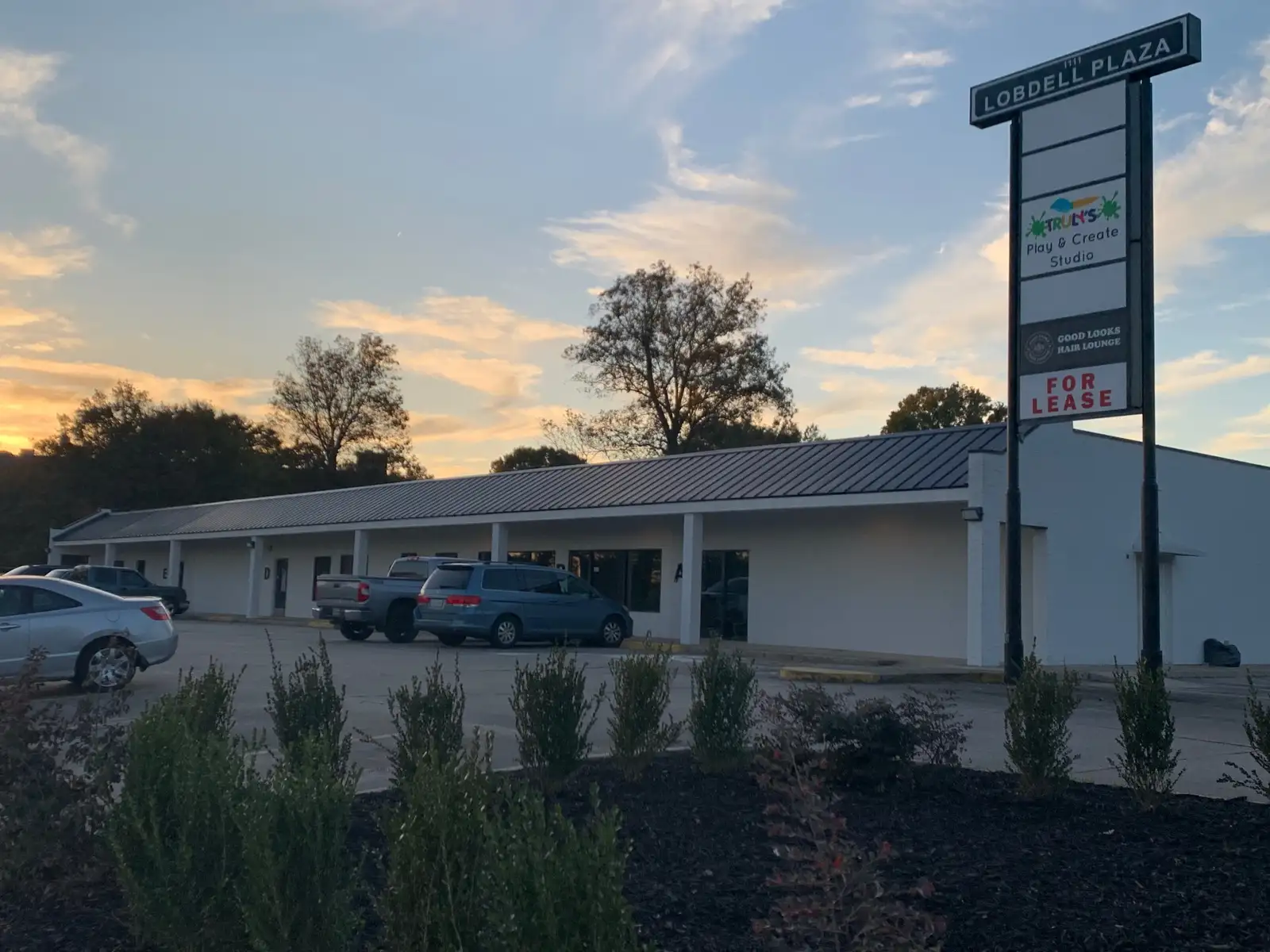 1111 Lobdell Blvd