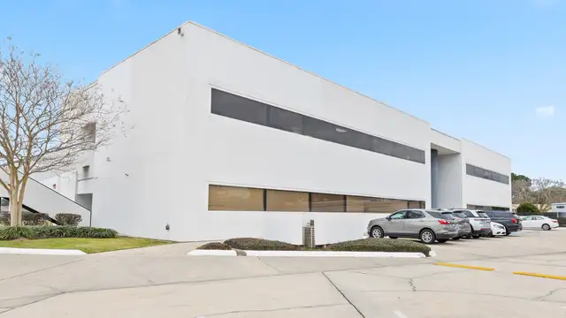 401 N College Rd thumbnail 2