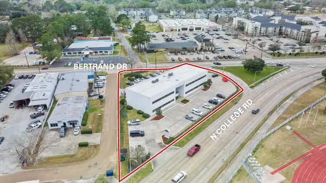 401 N College Rd thumbnail 4