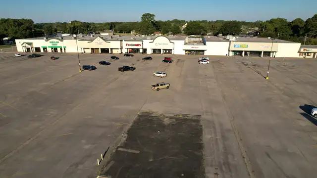 Parkway Plaza thumbnail 3
