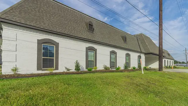 516 Verot School Rd Unit B thumbnail 3