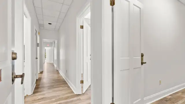 516 Verot School Rd Unit B thumbnail 5