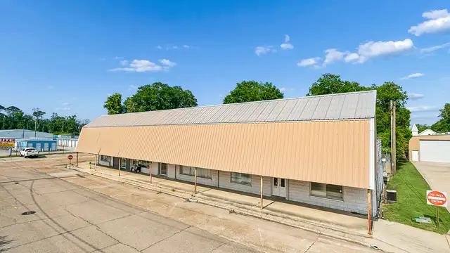 216 NE Central Ave thumbnail 3