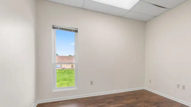Office for Lease I-10 Visibility thumbnail 4