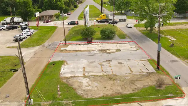 1115 SW Evangeline Thruway thumbnail 3