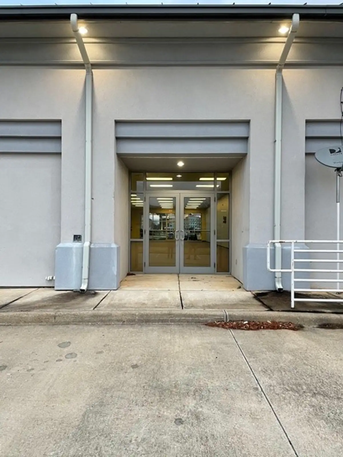 Retail Space for Lease image 3