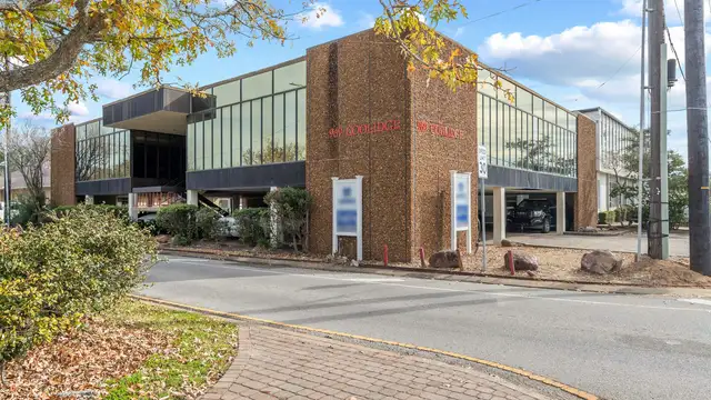 HEYMANN OIL CENTER OFFICE SPACE FOR LEASE STE. 119 thumbnail 3