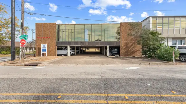 HEYMANN OIL CENTER OFFICE SPACE FOR LEASE STE. 119 thumbnail 2