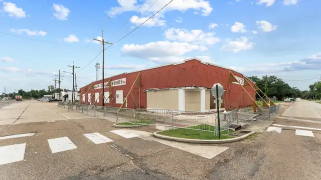300 N Cate St thumbnail 2