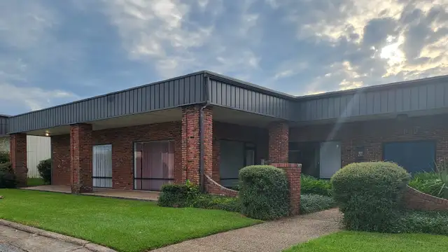 106 - Professional Office Space in Lake Charles thumbnail 2