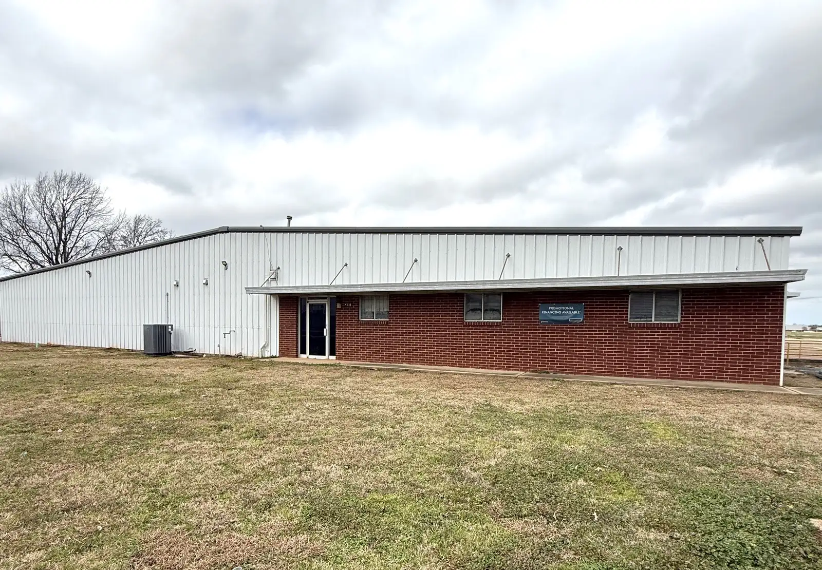 Lease Space - 2911 Douglas Drive