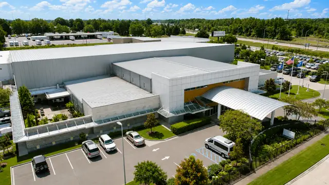 State-of-the-Art Industrial Office/Warehouse thumbnail 3