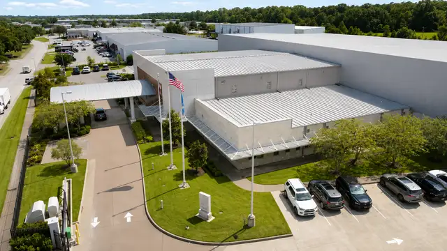 State-of-the-Art Industrial Office/Warehouse thumbnail 4