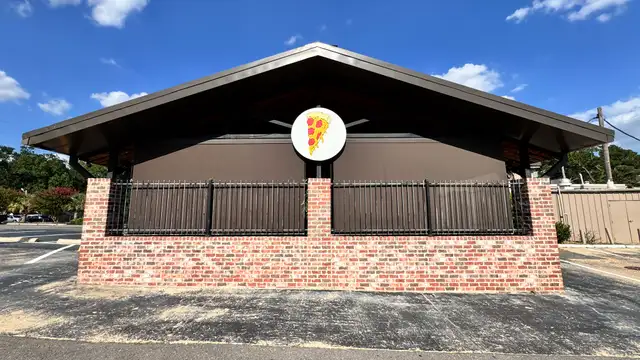 6301 Line Ave thumbnail 3