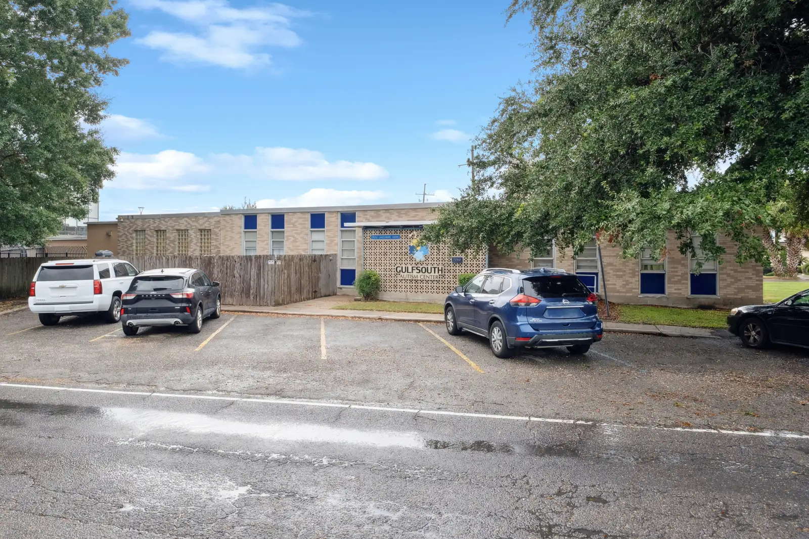Lease Space - 7252 Lakeshore Dr