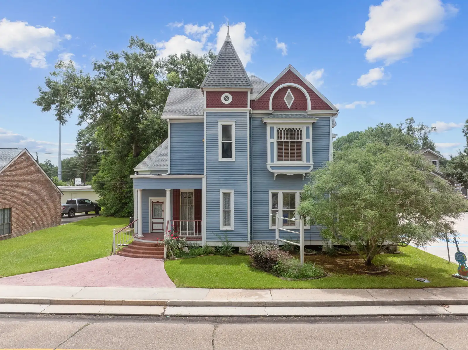 613 S Main St, Opelousas, LA 70570