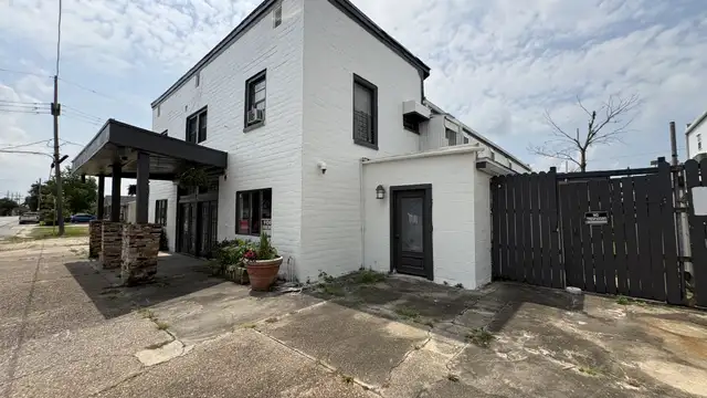 2131 Reverend Richard Wilson Dr thumbnail 2