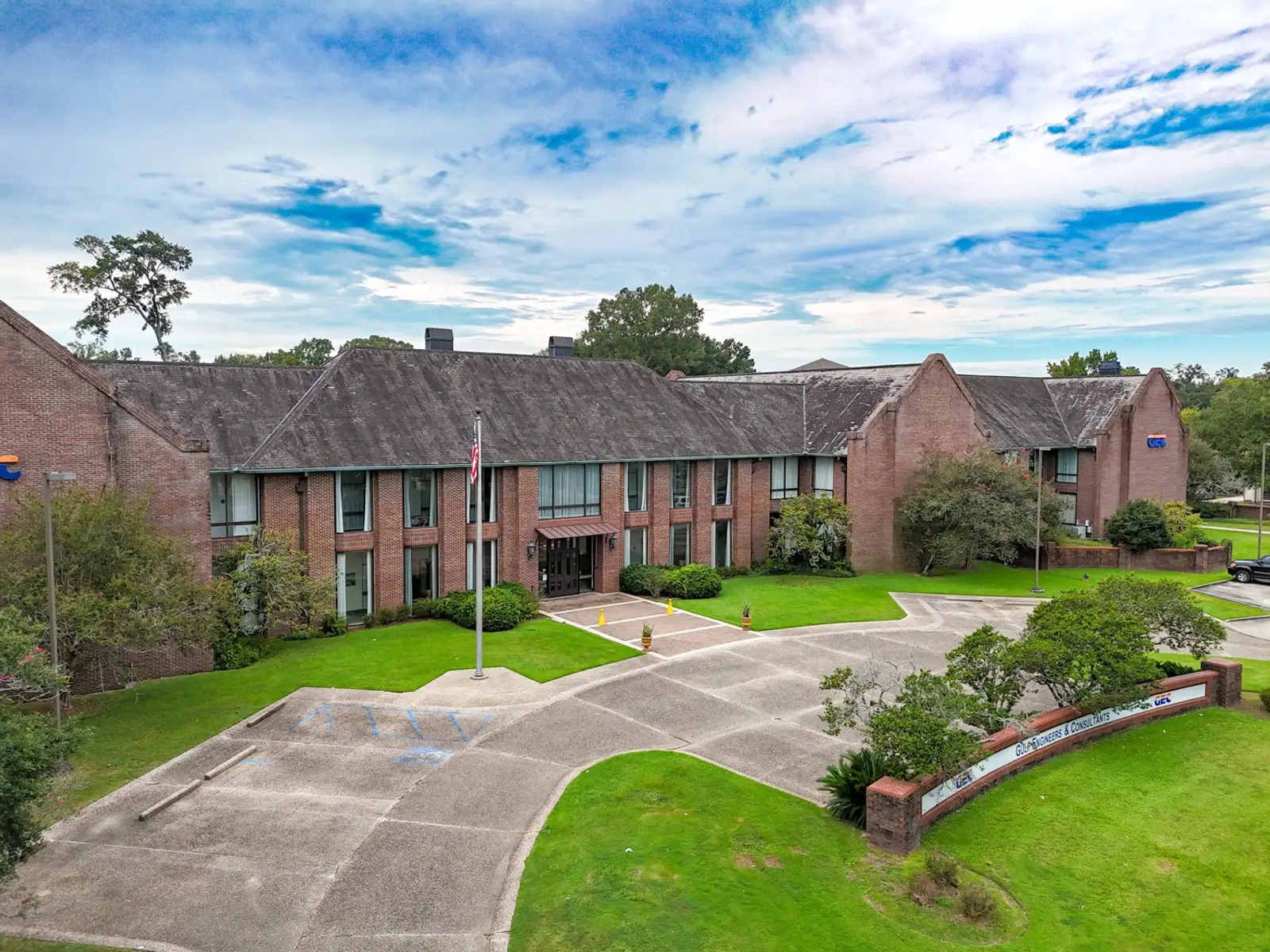 Office Space for Lease on Goodwood Blvd