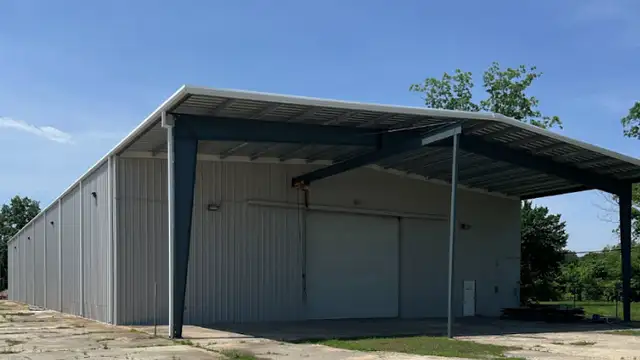 +/- 16,000 SF Warehouse image