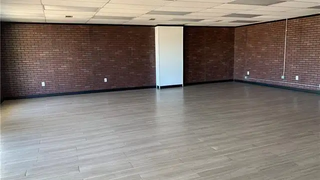 2304 S MacArthur Dr thumbnail 3