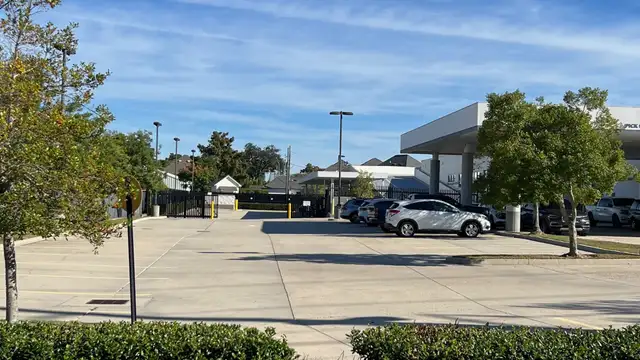 1425 Airline Dr thumbnail 3