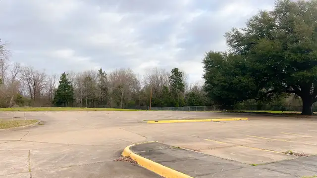 Fmr. Stoner Hill Elementary thumbnail 4