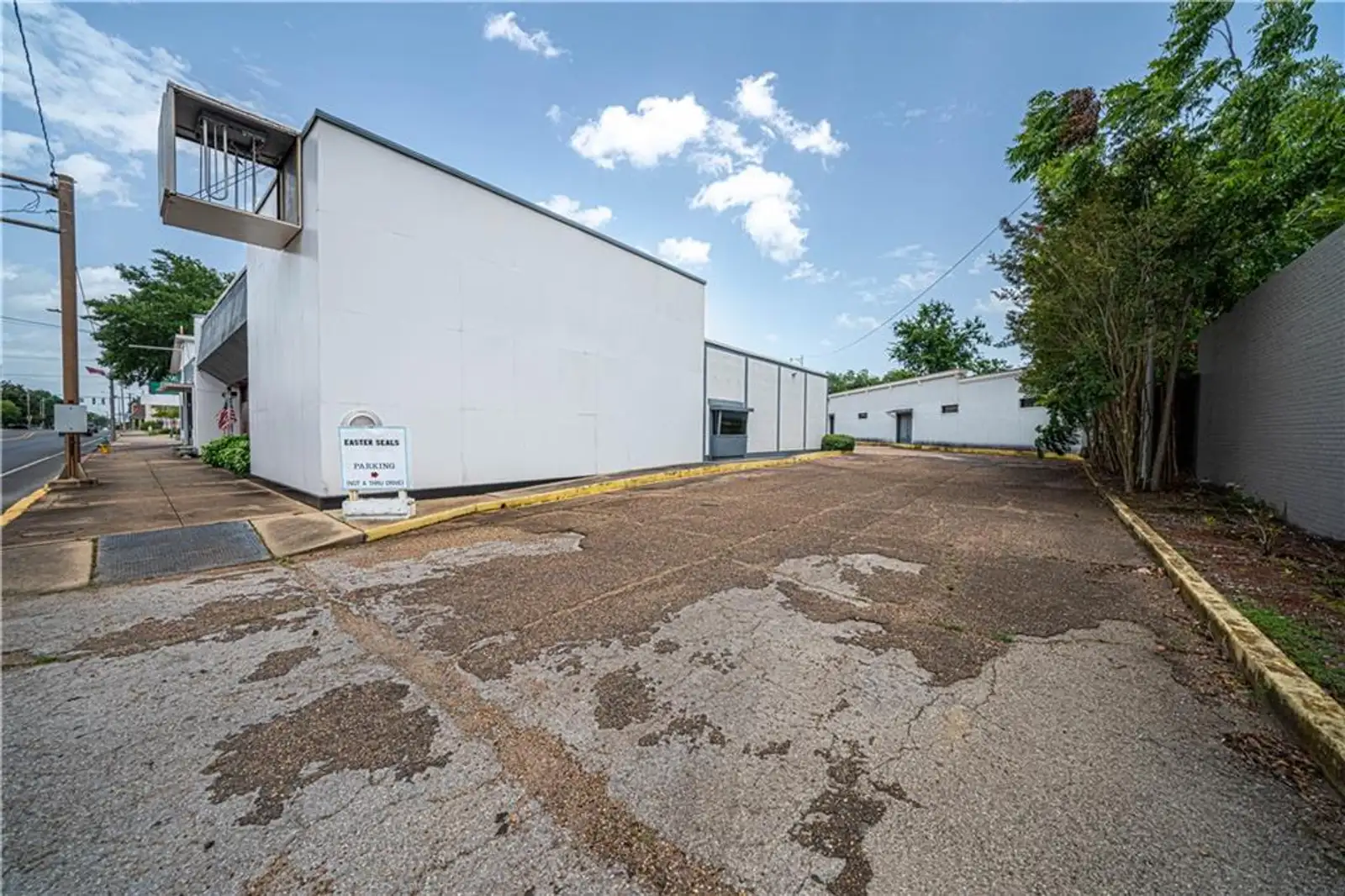 Office Building for Lease image 3