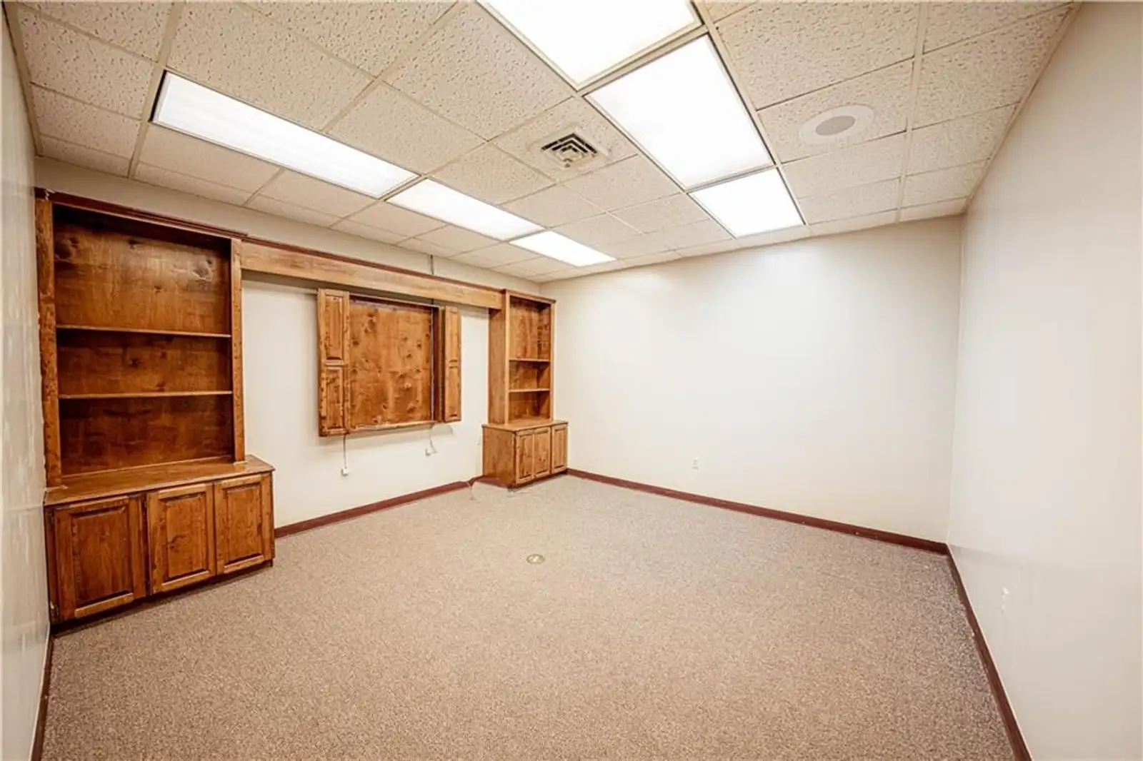Office Building for Lease image 12