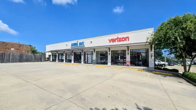 1021 Veterans Memorial Blvd thumbnail 3