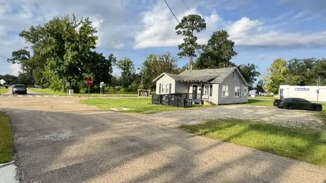 110 S Laurel St thumbnail 4
