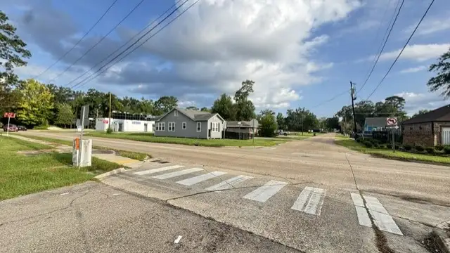 110 S Laurel St thumbnail 3
