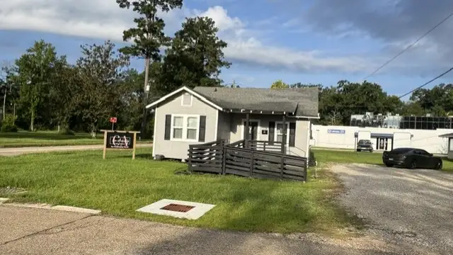 110 S Laurel St thumbnail 5
