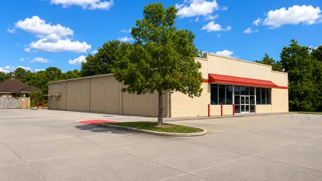 12190 Plank Rd thumbnail 3