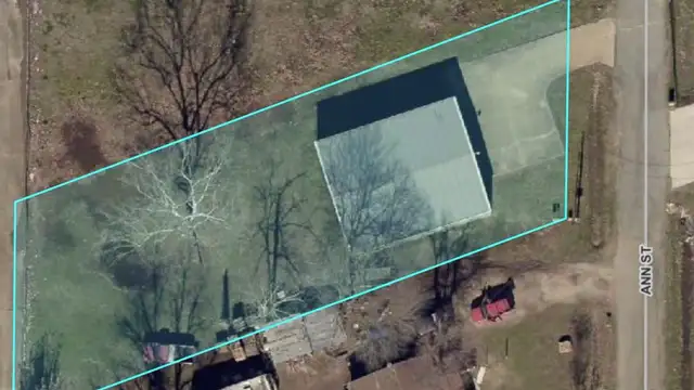 1025 Ann St thumbnail 4