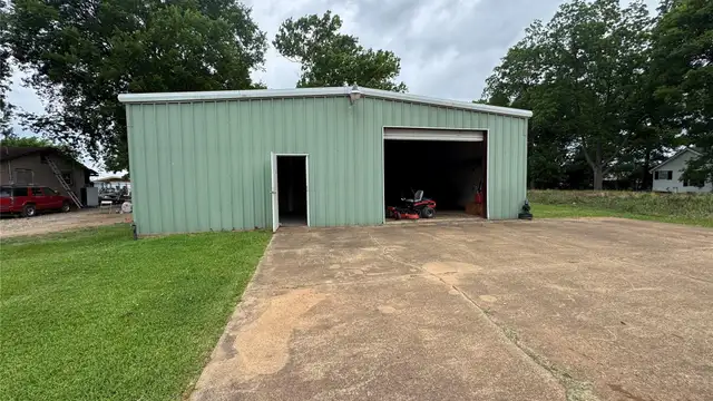 1025 Ann St thumbnail 3